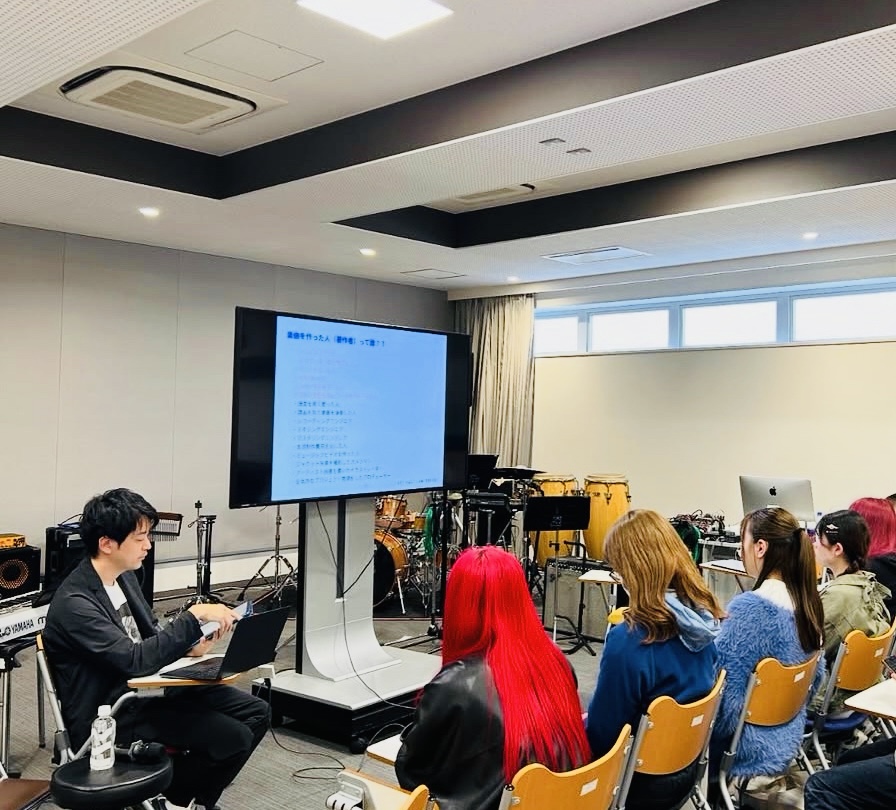 大阪音楽大学で講義を行いました。
